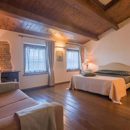 Il Fiore E La Farfalla Villa Pesaro