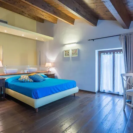 Il Fiore E La Farfalla