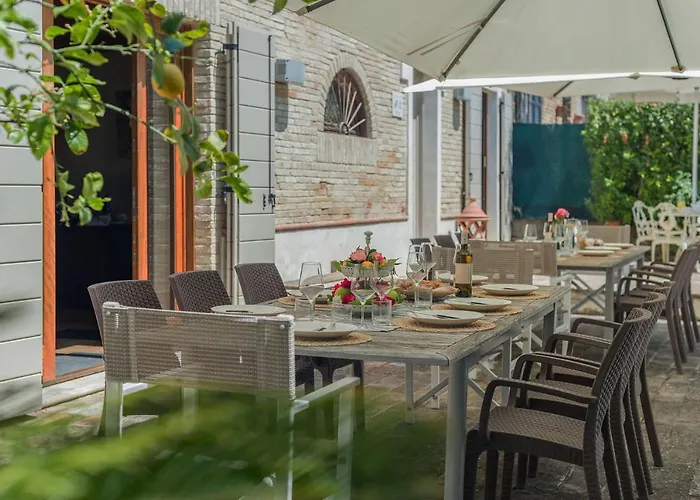 Il Fiore E La Farfalla Villa Pesaro