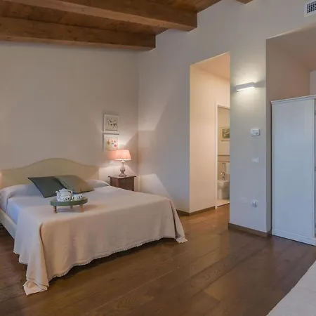 Il Fiore E La Farfalla * 佩萨罗