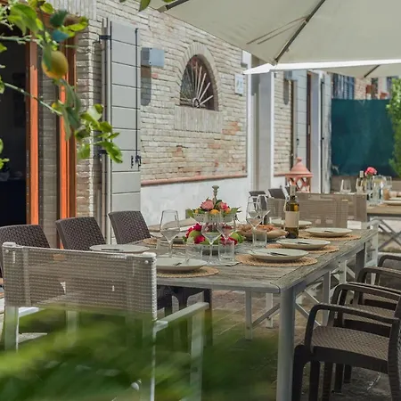 Il Fiore E La Farfalla Villa Pesaro