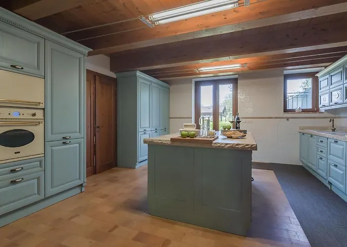 Il Fiore E La Farfalla بيزارو