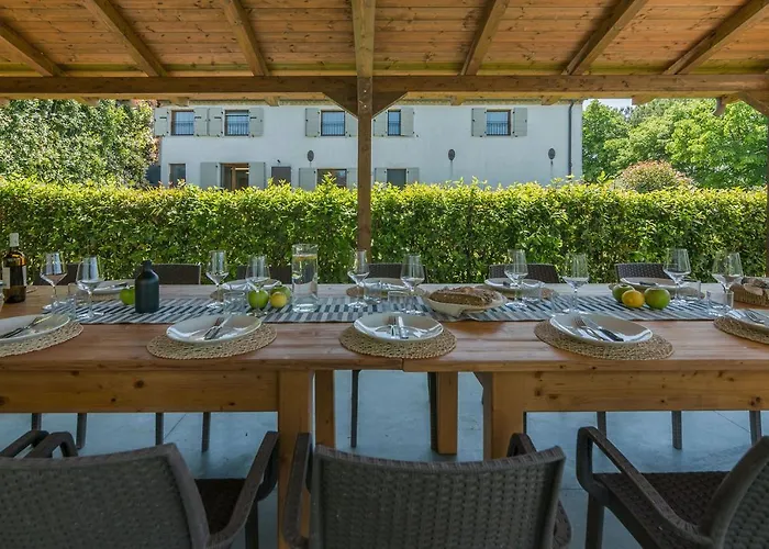 Il Fiore E La Farfalla Villa Pesaro