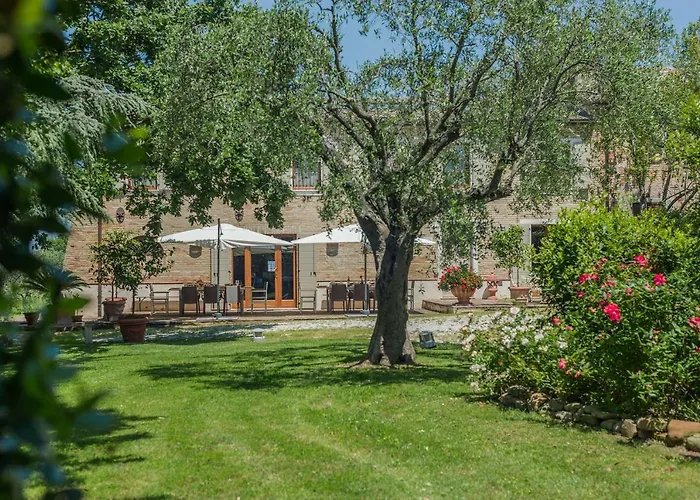 Il Fiore E La Farfalla Villa